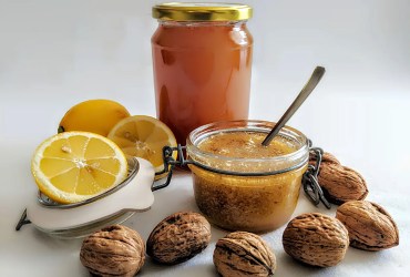Honig-Walnüsse-Zitrone Powermix Omas Hausrezept