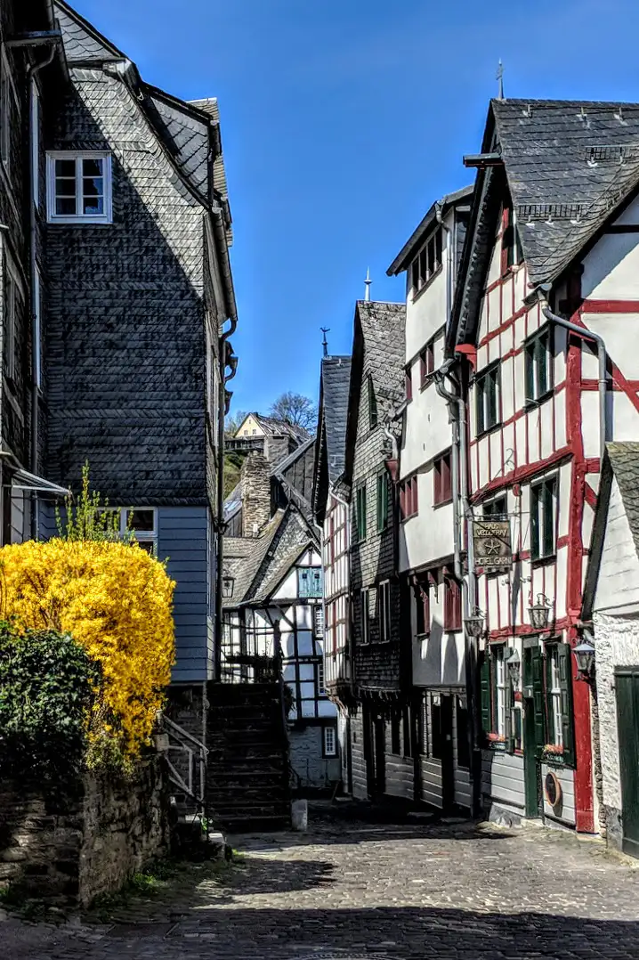 Monschau-Sehenswürdigkeit-ballesworld