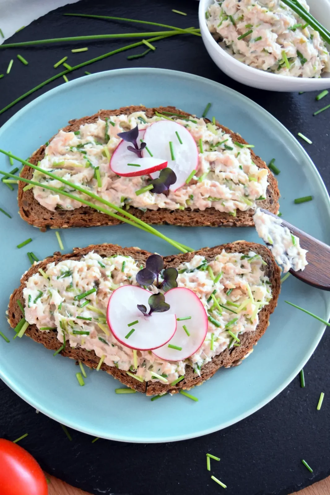 Schneller Brotaufstrich mit Forellenfilet Rezept in 10 Minuten fertig