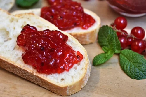 Rote Johannisbeermarmelade mit Schuss hausgemacht Rezept