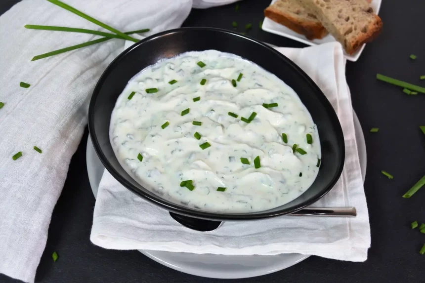 Gesunder Dip mit frischen Kräutern Rezept