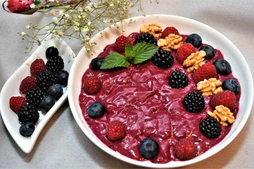 Beeren Bowl Fitness Boost für den Morgen