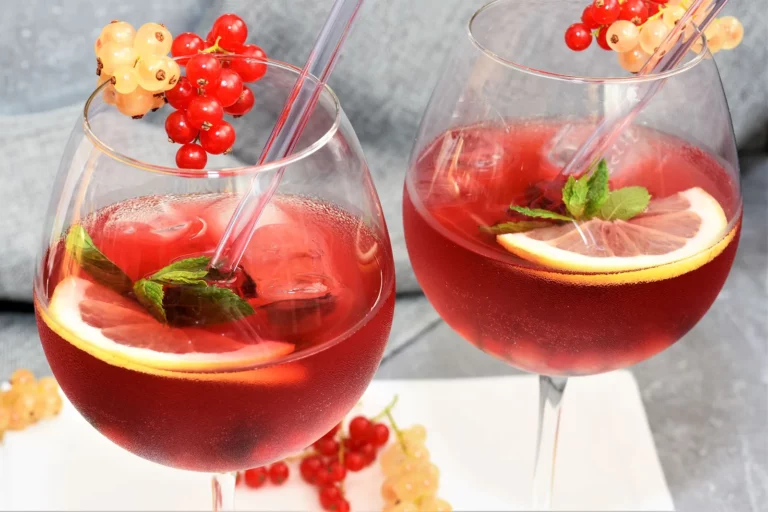 Johannisbeeren Spritz Anrichten