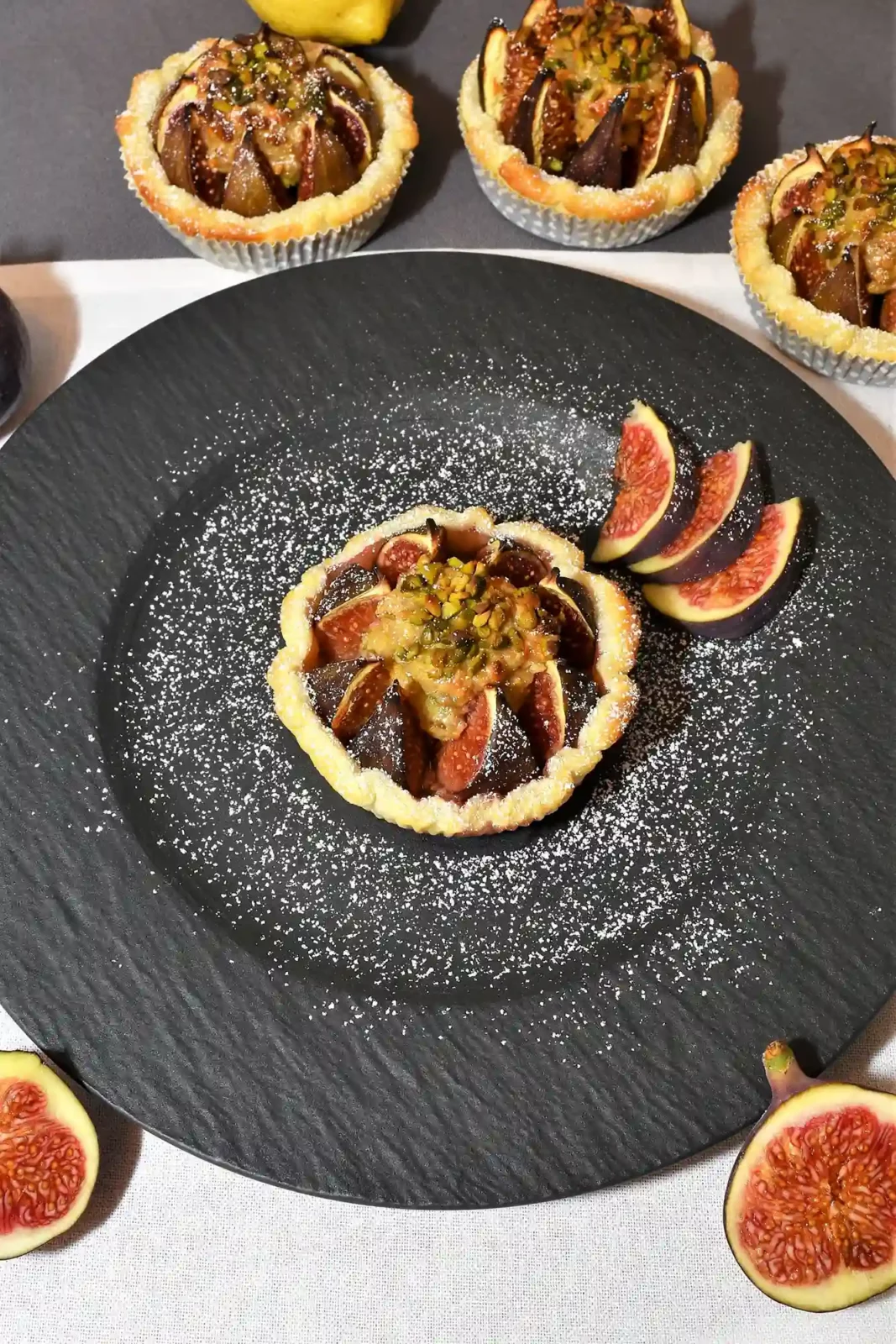 Feigentörtchen mit Frischkäse und Pistazien-Dessert-ballesworld