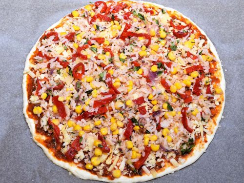 Pizza mit Reis Belag