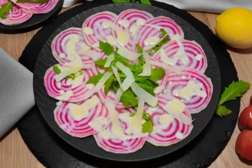 Carpaccio von der Rot Weißen Beete-Anrichten-ballesworld