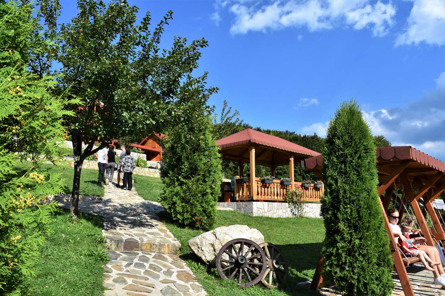 Der-Berovo-See-Restaurant-ballesworld