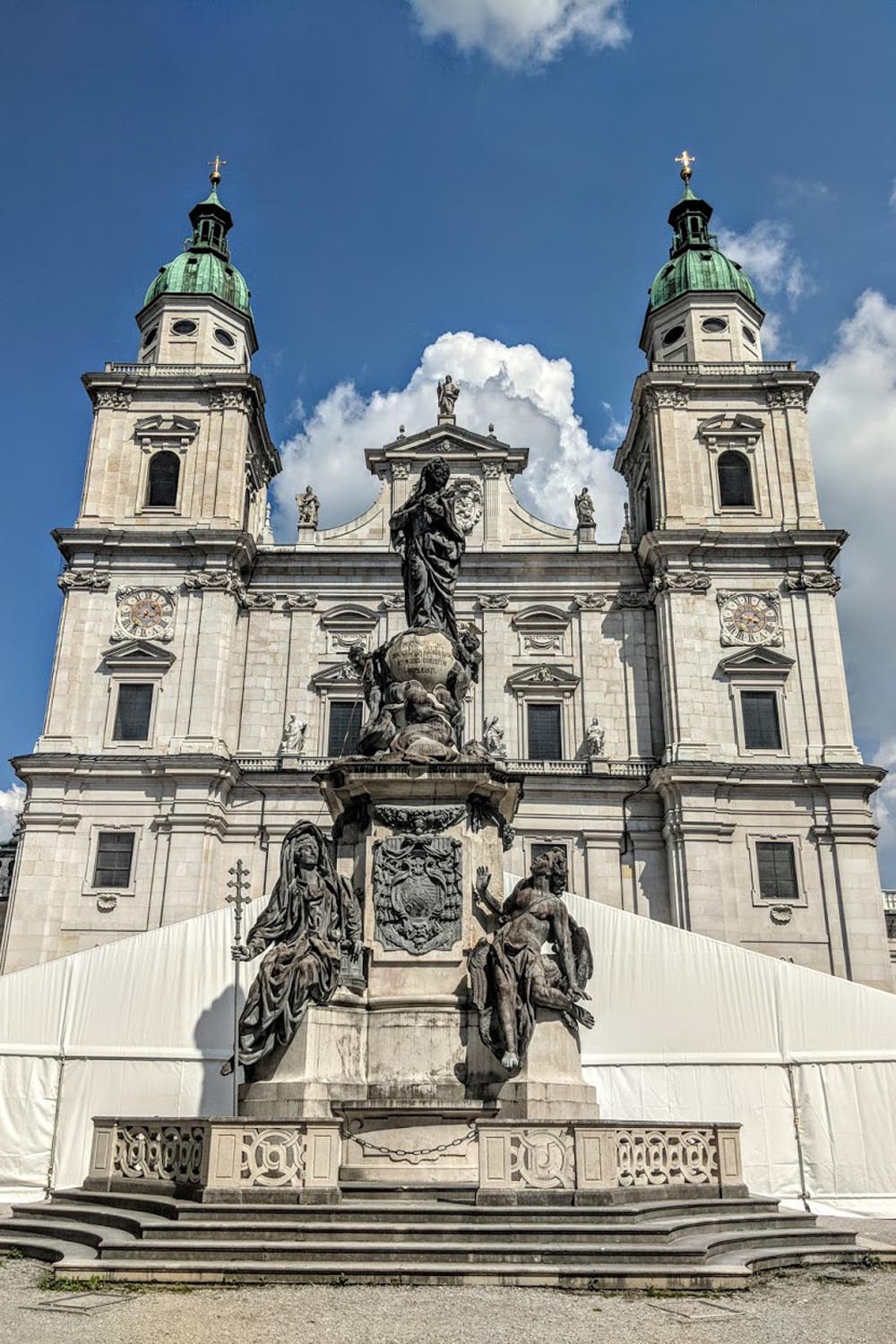 Salzburg-Kirche1-ballesworld