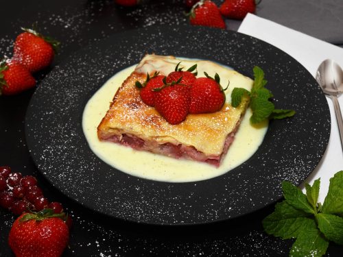 Schichtkuchen mit Joghurt-Erdbeeren Rezept