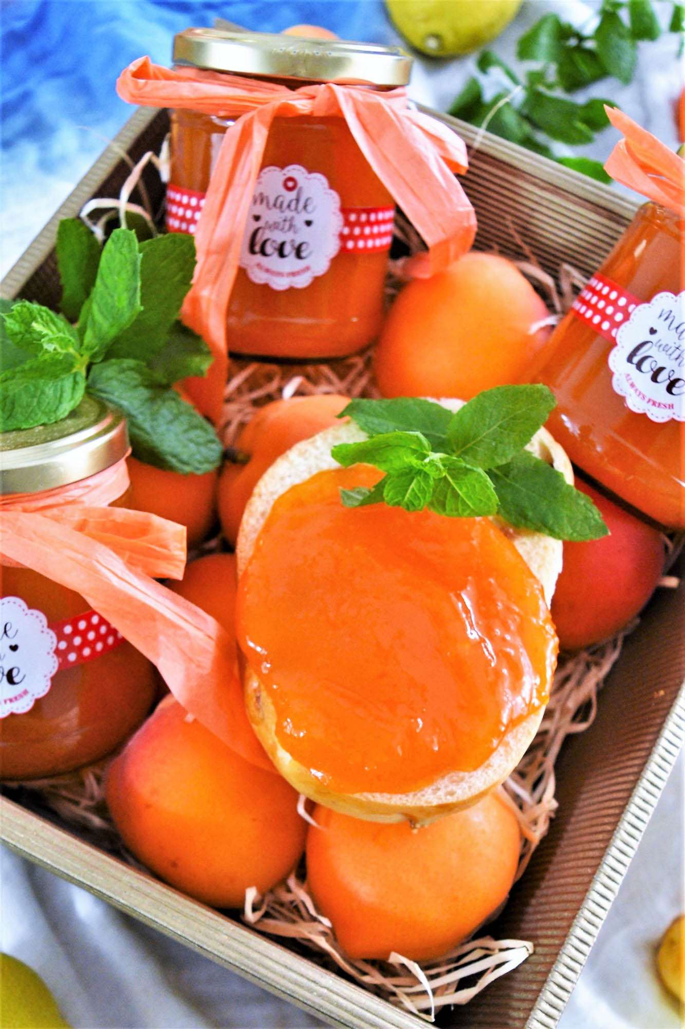 Aprikosenmarmelade mit Marzipan Aprikosenmarmelade mit Marzipan