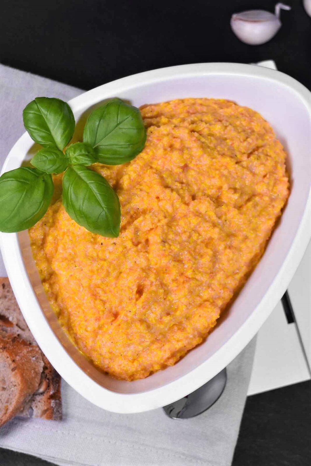 Möhren-Knoblauch Dip-Aufstrich-ballesworld