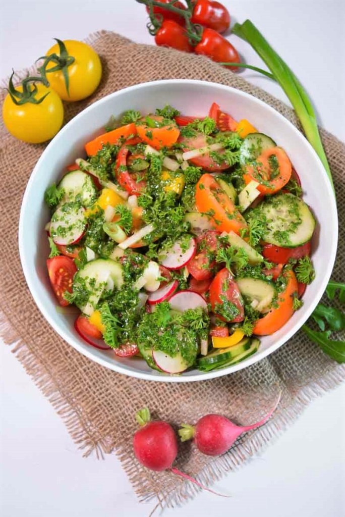 Bunter Salat mit Rucola Dressing-Vegan-ballesworld