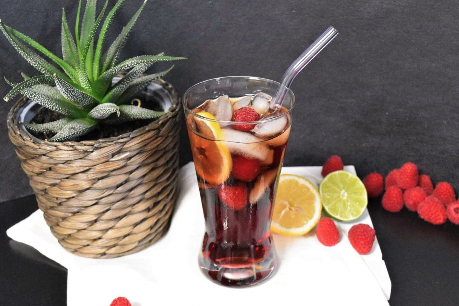 Cola Himbeerlikör Cocktail-Rezept-ballesworld