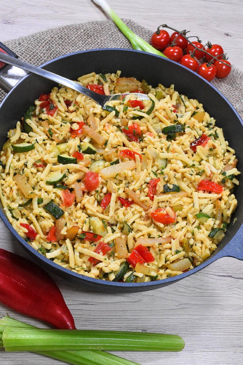 Spätzle mit Gemüseresten-Vegetarisch-ballesworld