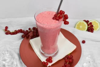 Johannisbeeren Smoothie mit Honig-Rezept-ballesworld