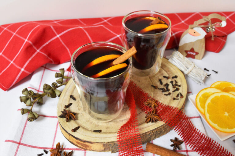 Glühwein mit Orangen-Anrichten-ballesworld