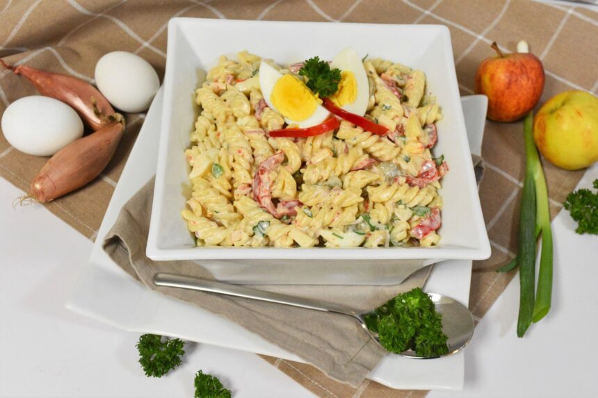 Klassischer Nudelsalat mit Mayonnaise-Rezept-ballesworld