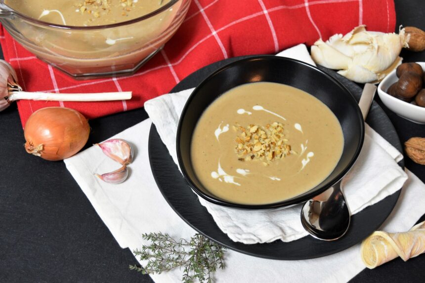 Maronencremesuppe mit Walnüssen-Rezept-ballesworld