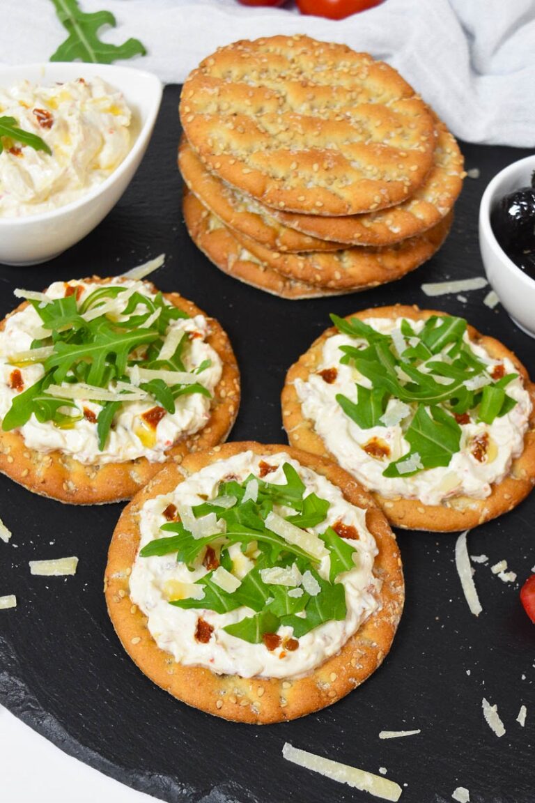 Knäckebrot mit Toskana-Creme und Rucola