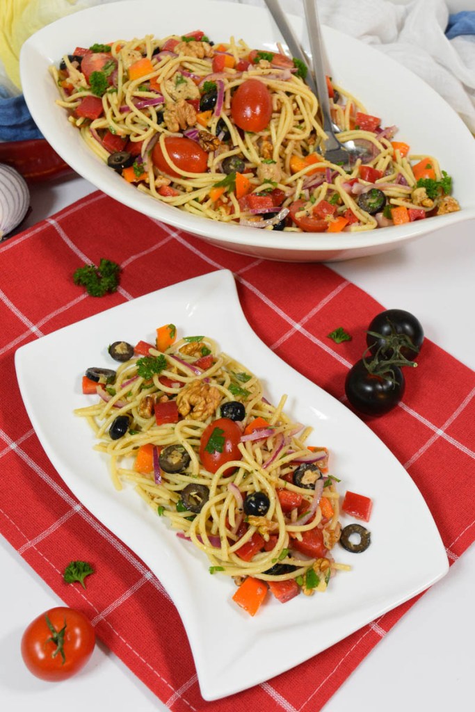 Spaghetti Salat nach mediterraner Art-Vorspeisen-ballesworld