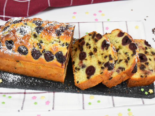 Kastenkuchen mit Kirschen und Schokotropfen-Rezept-ballesworld