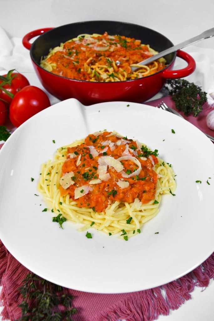 Spaghetti mit Chicorée-Tomaten-Sahne Soße-Vegetarisch-ballesworld