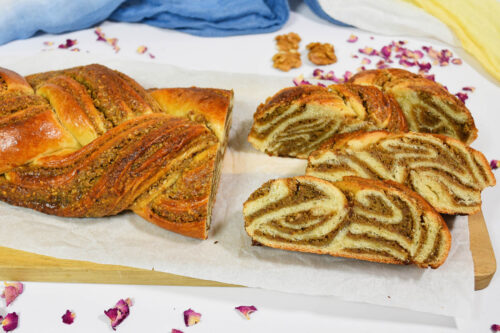 Walnuss–Hefezopf-Servieren-ballesworld