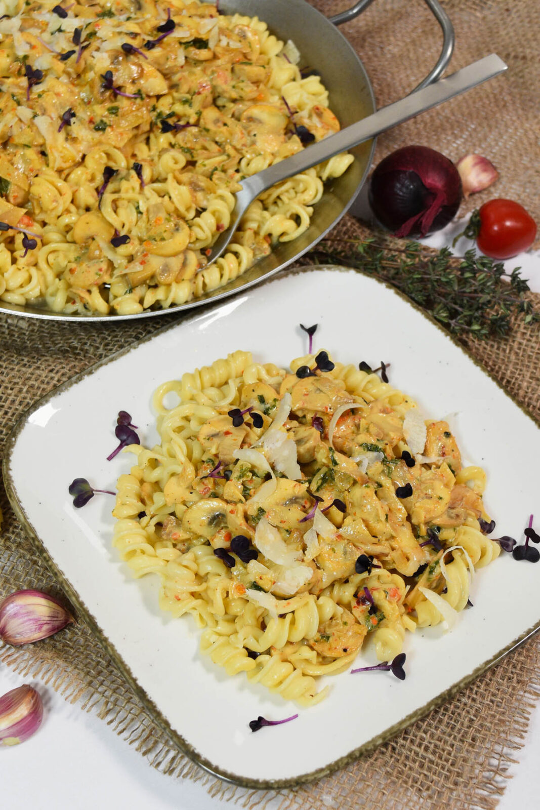 Nudeln mit Champignon-Sahne-Senf Soße-Hauptgericht-ballesworld