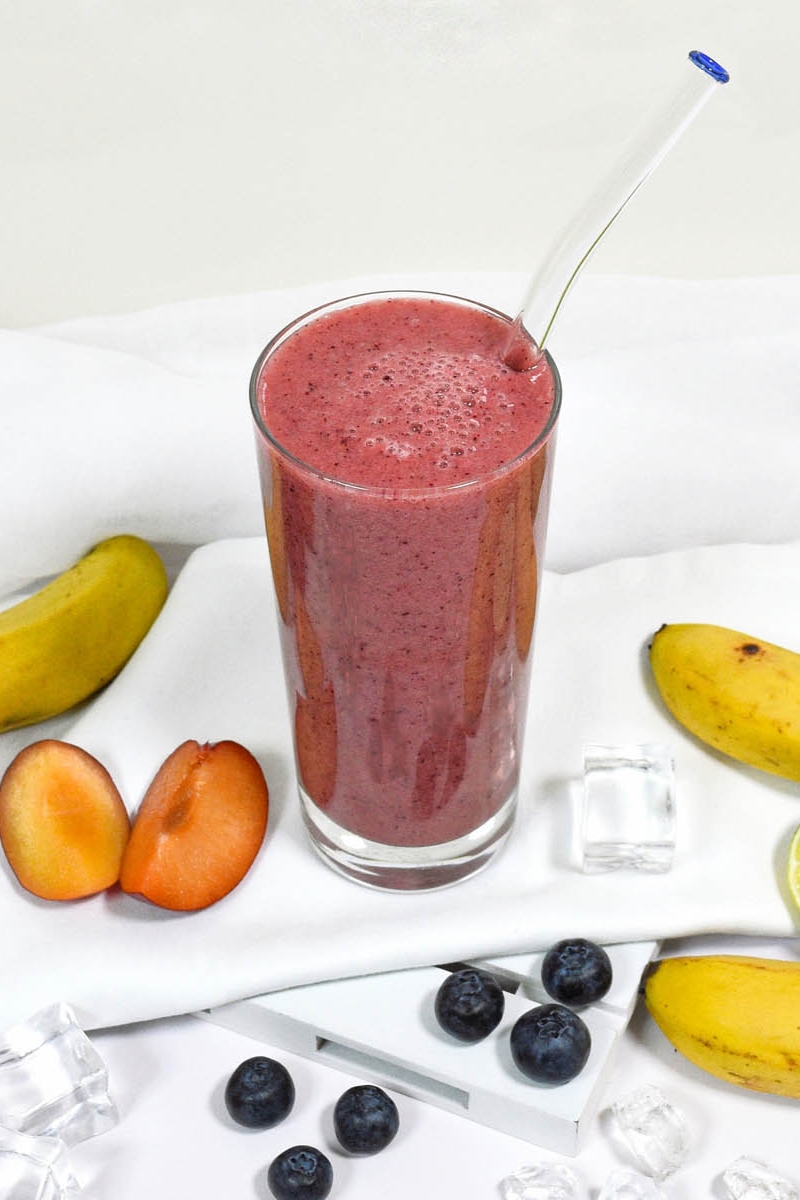 Pflaumen-Banane Smoothie mit Heidelbeeren-Kalte Getränke-ballesworld