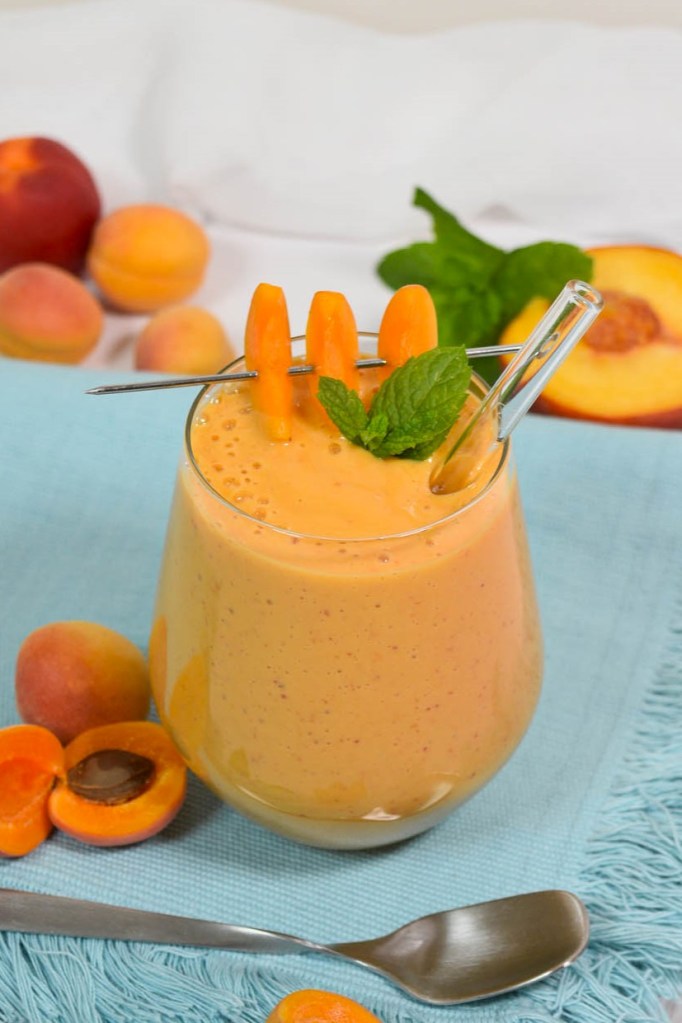 Aprikosen-Pfirsich Drink mit Joghurt-Joghurtdrink-ballesworld