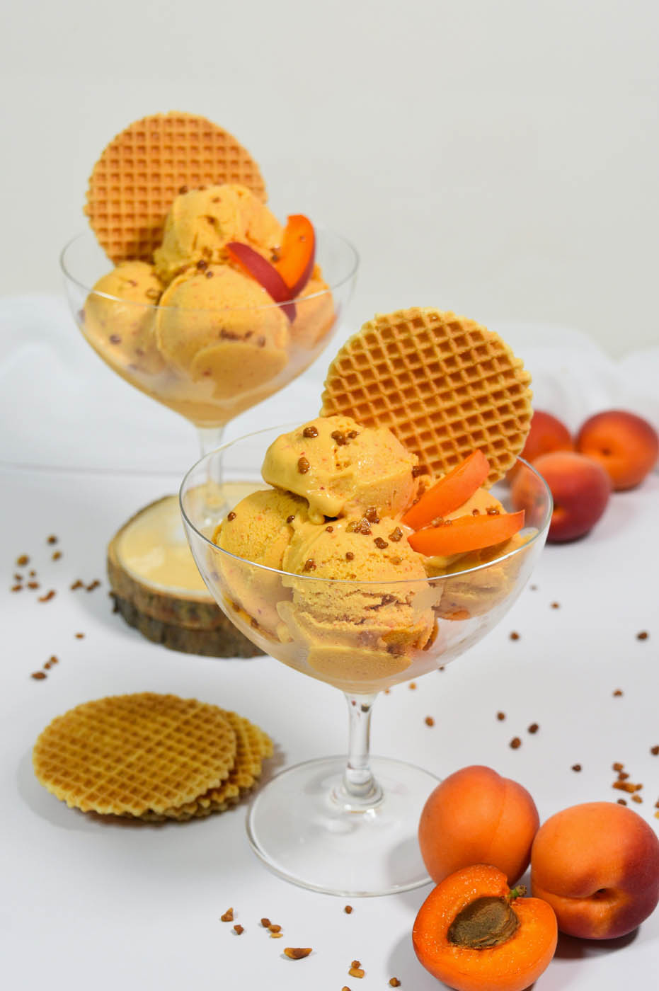 Aprikoseneis mit Honig-Sommerdessert-ballesworld