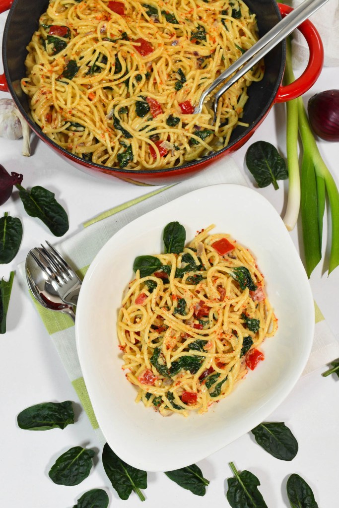 Spaghetti in Käse-Sahne-Soße mit buntem Gemüse-Beilagen-ballesworld