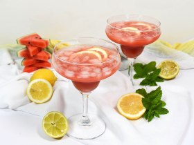 Wassermelonen-Zitronen Cocktail mit Bacardi Razz-Rezept-ballesworld