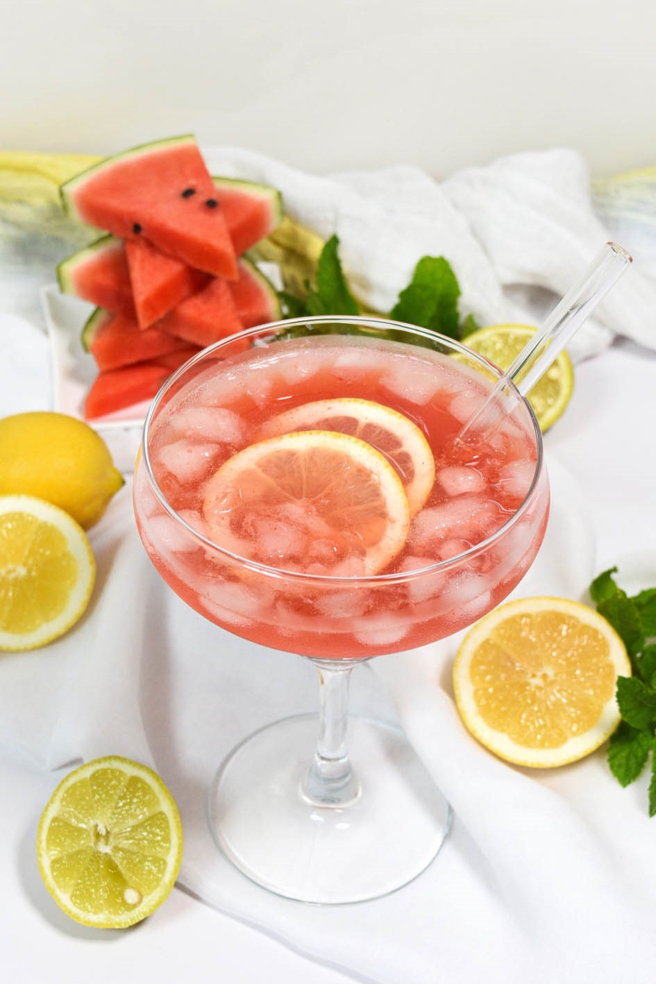 Wassermelonen-Zitronen Cocktail mit Bacardi Razz-Sommergetränke-ballesworld