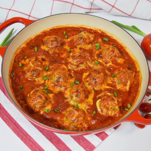 Hackbällchen in Tomaten-Curry-Soße