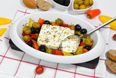 Gebackener Feta mit Oliven und Paprika-Rezept-ballesworld