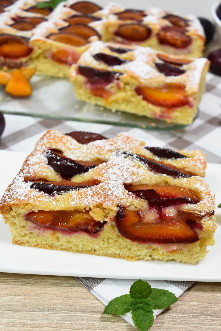 Pflaumenkuchen mit Mandeln und Amaretto-Kuchen backen-Herbstkuchen-ballesworld