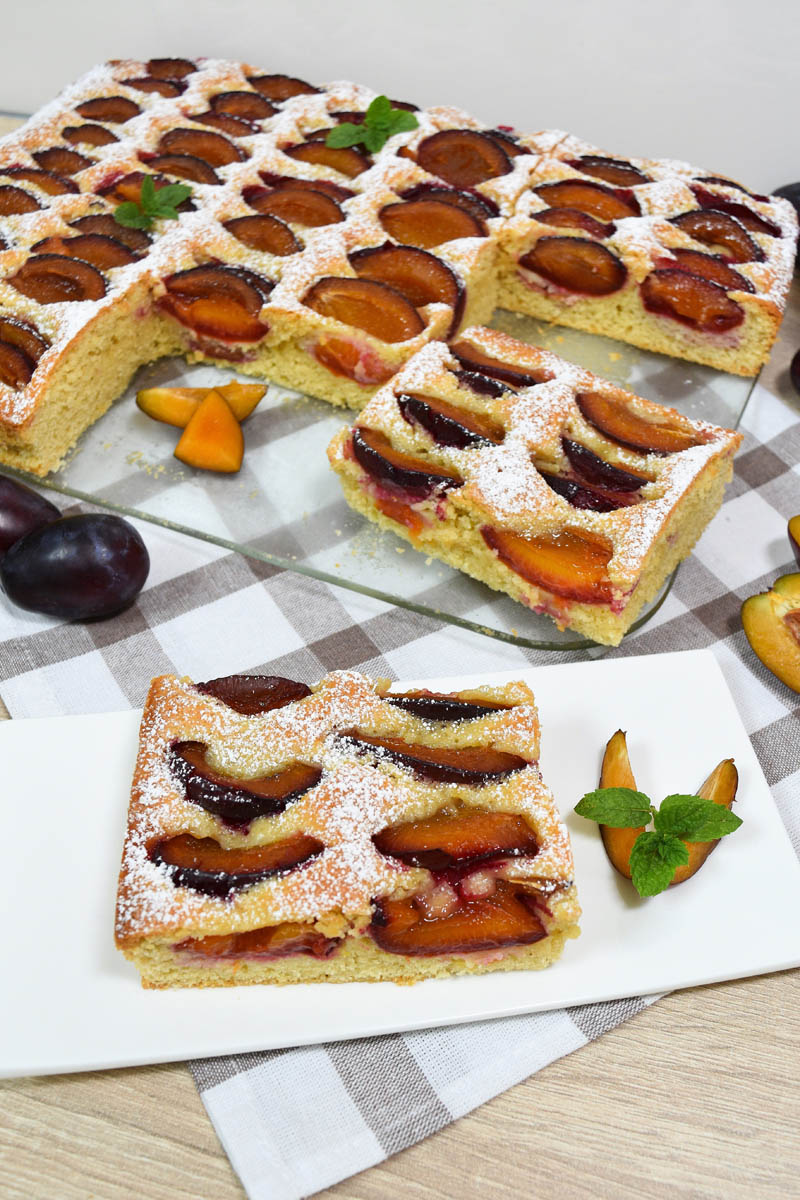 Pflaumenkuchen mit Mandeln und Amaretto-Kuchen backen-Obstkuchen-ballesworld