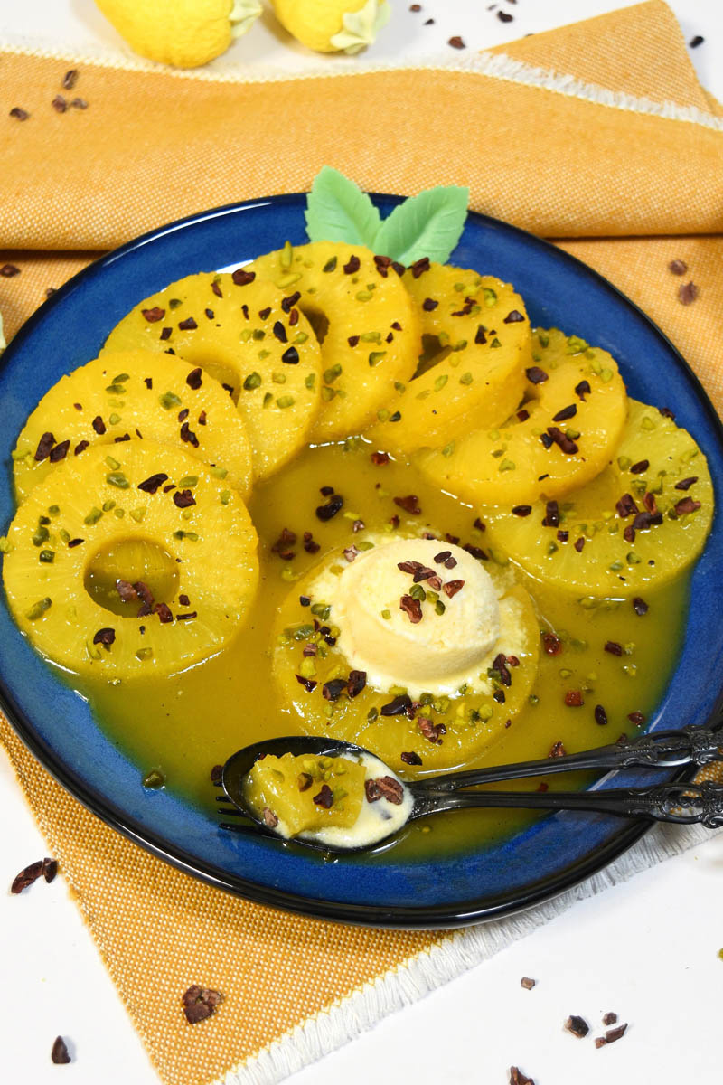 Gebratene Ananas in Maracuja-Kokos-Soße-Dessert-ballesworld