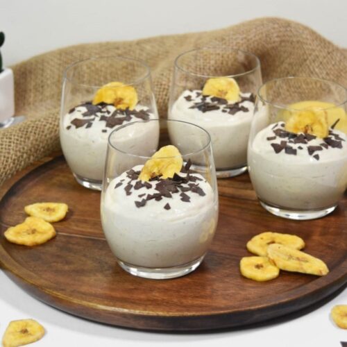 Bananen-Quark Creme mit Bananenchips