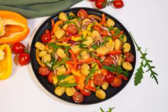 Bunter Gnocchi-Salat-Rezept-ballesworld