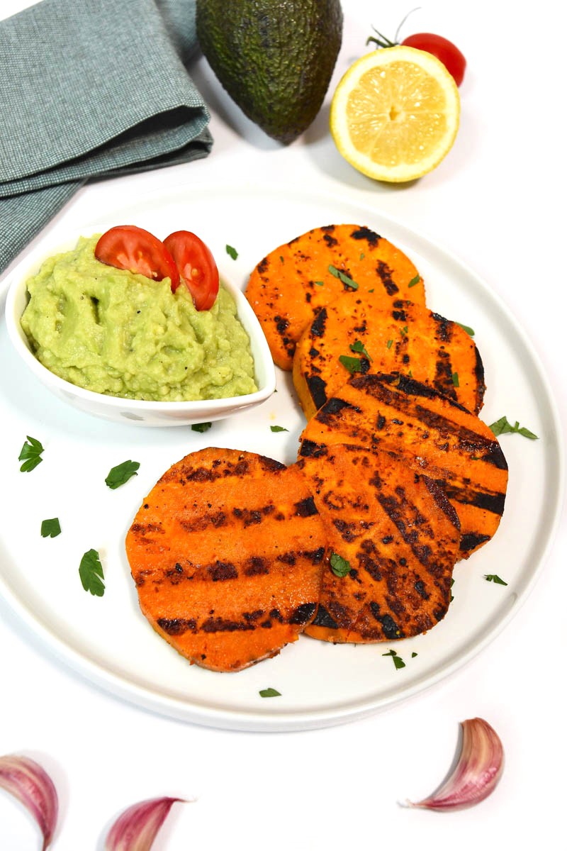 Gegrillte Süßkartoffeln mit Avocado Dip-Vegan-ballesworld