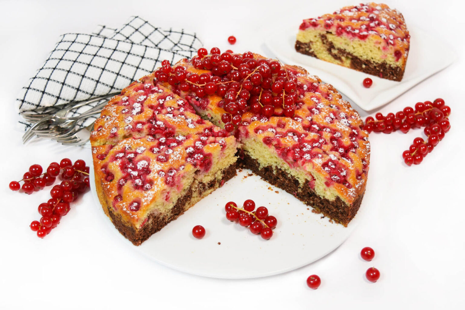 Mascarpone Kuchen mit Johannisbeeren-Titel-ballesworld