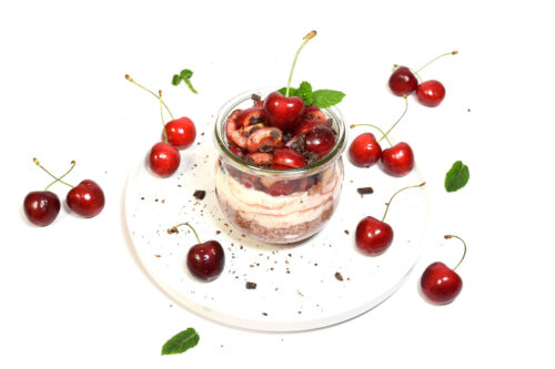 Schwarzwälder Kirsch Overnight Oats-Anrichten-ballesworld