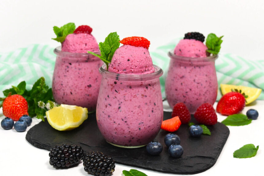 Frozen Joghurt mit Beeren-Rezept-ballesworld