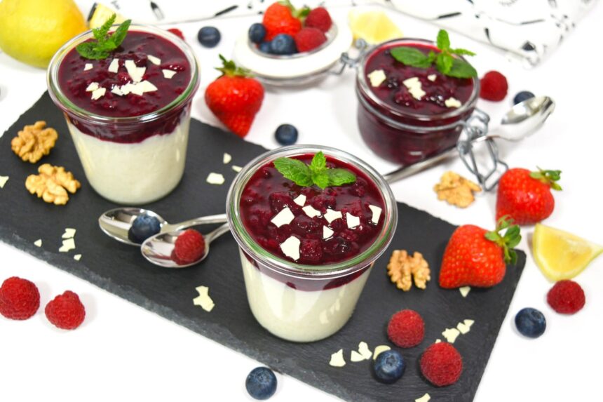 Milchreis mit Frischem Beerenkompott