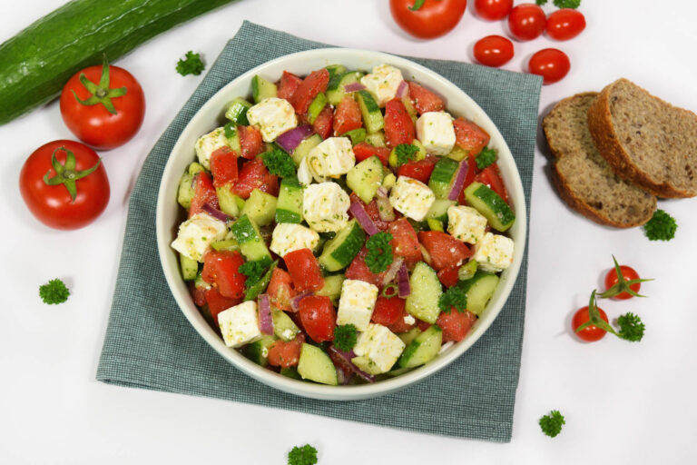 Tomaten-Gurken Salat mit Feta - BallesWorld