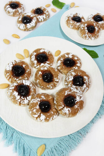 Amaretti mit Amarena Kirschen - BallesWorld Amaretti mit Amarena Kirschen - BallesWorld