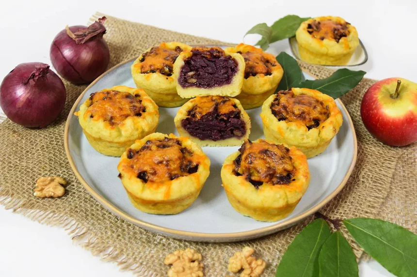 Knödel-Muffins mit Rotkohl und Käse-Rezept-ballesworld