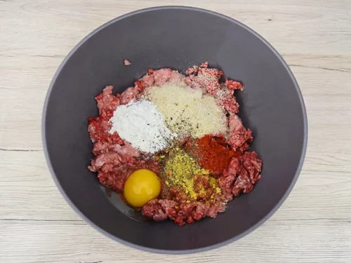 Hackbällchen in Zucchini-Tomatensoße - BallesWorld